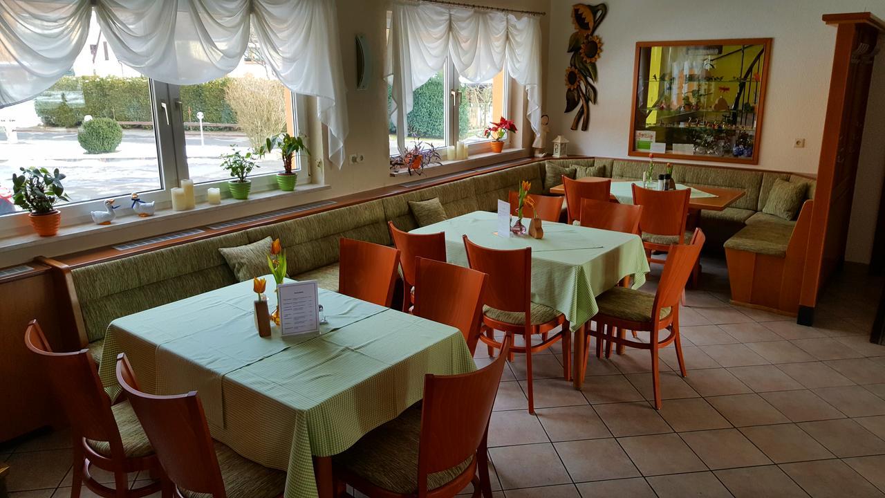 Hotel Und Gasthof "Sonneneck" Schalkau Buitenkant foto